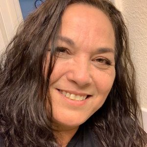 Meet your Posher, Amparo